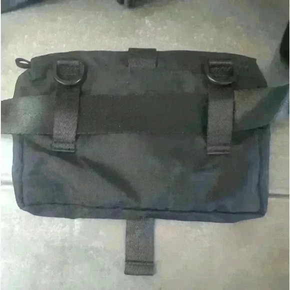 Athleta Black Belt Bag 🖤 - Picture 4 of 6